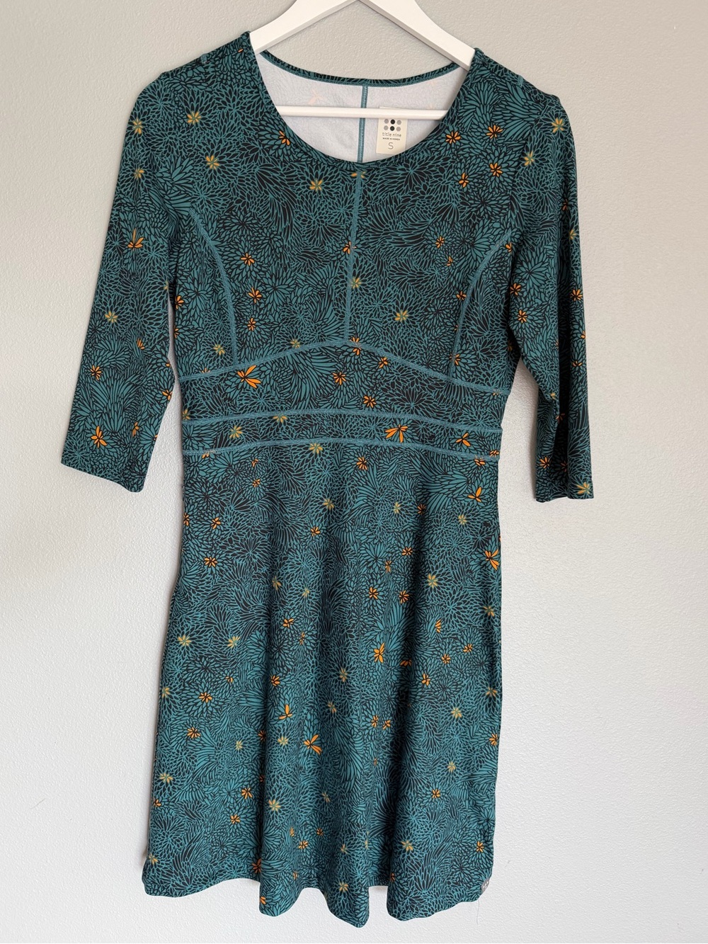 Title Nine black green floral buttah Dream 3/4 sleeve dress Women’s sz S